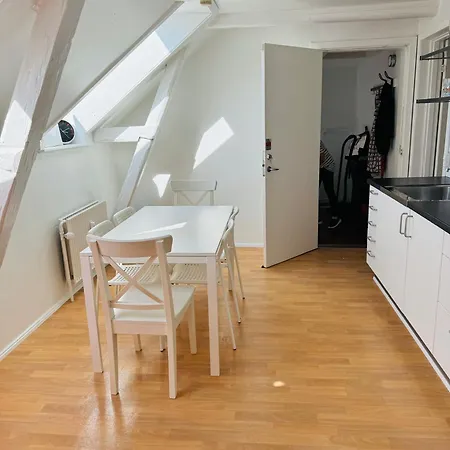 Cozy 2-room